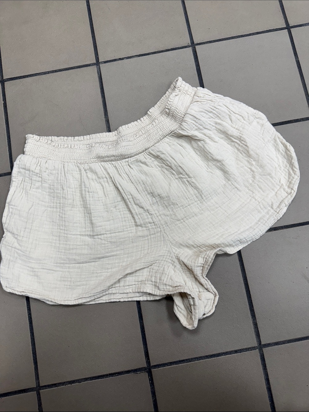 Women's Cream Gauze Elastic-Waist Shorts